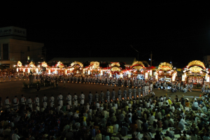 画像：花輪祭の屋台行事